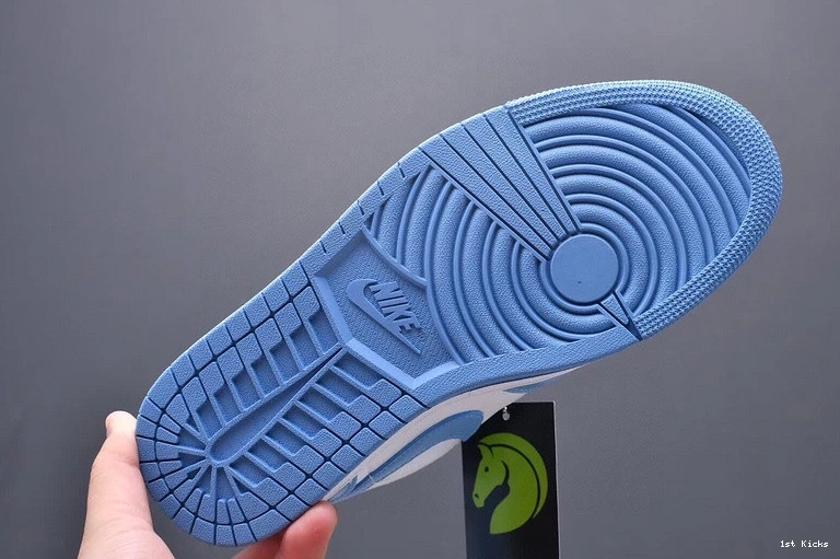 1 (W) AO9944-441 Jordan  UNC Low 0324